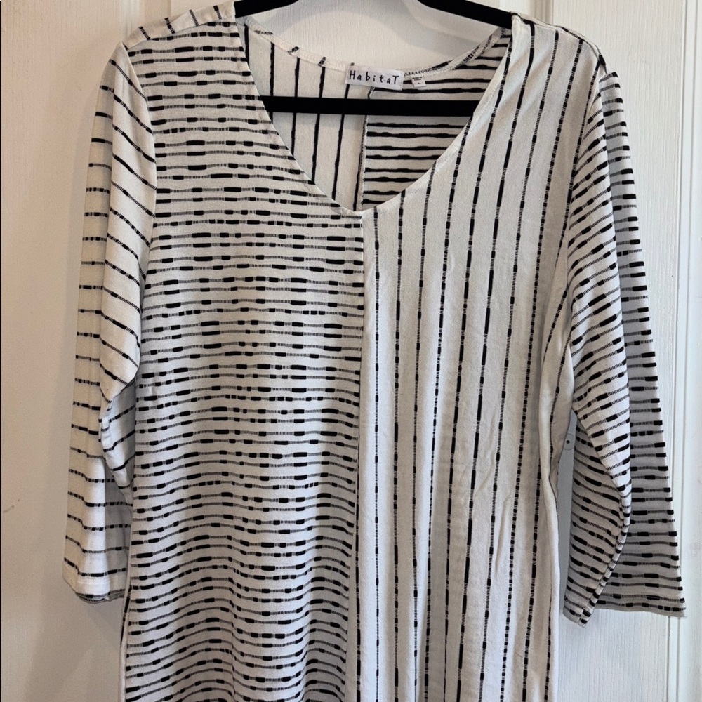 Habitat Black and White Patterned V-Neck Blouse
